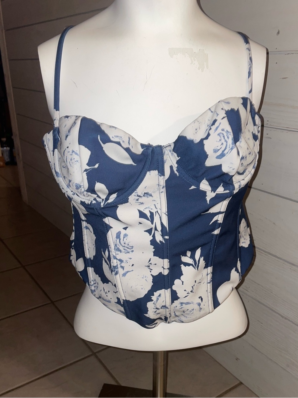 White Fox Blue Floral Corset Top - Blue & Cream, size large